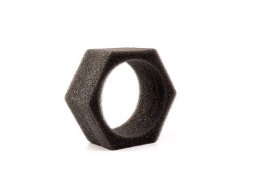 Beyaz arka planda bir parça köpük kauçuk. Siyah arkaplanın dokusu. Tasarımınız için geometrik şekiller