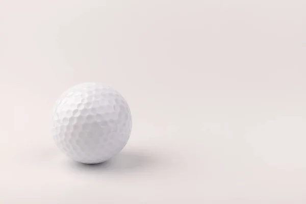 Golfball Isoliert Auf Weißem Hintergrund Volle Schärfentiefe — Stockfoto