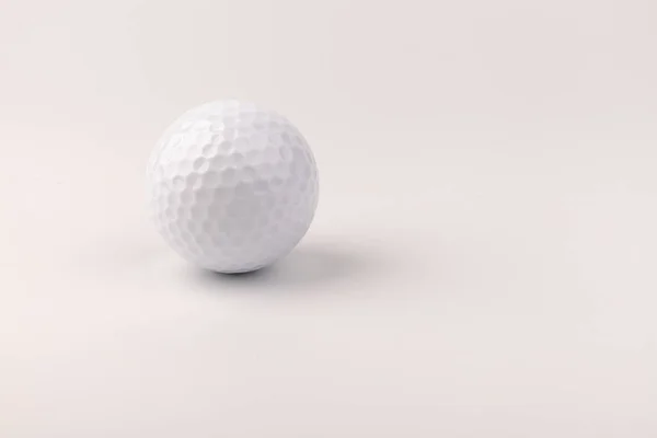 Golfball Isoliert Auf Weißem Hintergrund Volle Schärfentiefe — Stockfoto