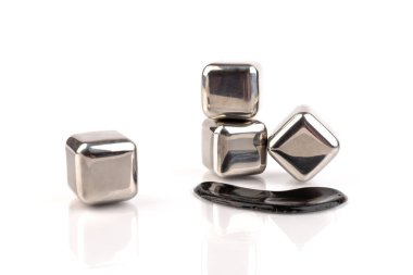 Jel göz bantları ve beaulifull gümüş taşlar. Cilt Bakımı Konsepti Yaşlanma ve kırışıklık önleyici. 