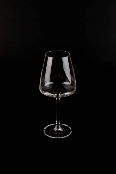 Leeg Doorzichtig Wijnglas Zwarte Ondergrond Silhouet Van Een Glazen Beker — Stockfoto