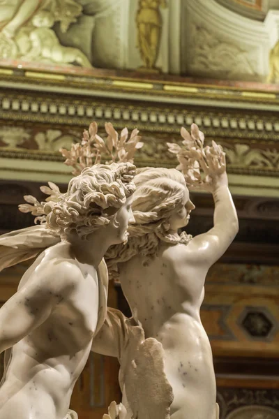 Daphne ve Apollo Bernini heykeli