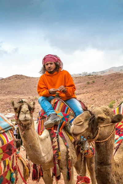 Beduin på Camel, Petra, Jordanien — Stockfoto