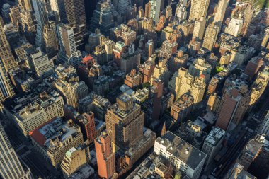 Gökdelenler ile New York'un Manhattan sokak havadan görünümü