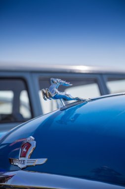 Logo araba '' Volga'' Gaz-21 yakın çekim.