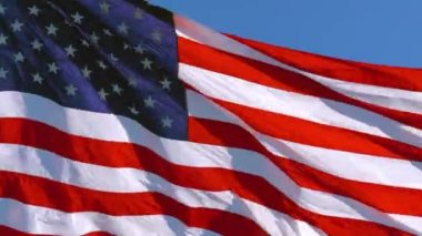 Amerikan bayrağı rüzgarda dalgalanıyor, 4K