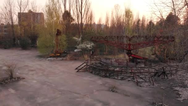 Ghost town Pripyat nära kärnkraftverket i Tjernobyl, Ukraina — Stockvideo