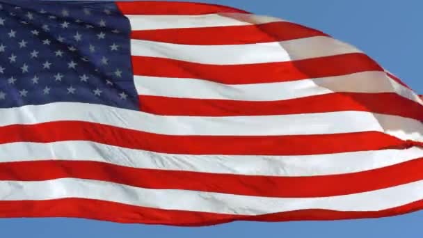 Αμερικανική σημαία κυματίζει στις Ηνωμένες Πολιτείες της Αμερικής — Αρχείο Βίντεο