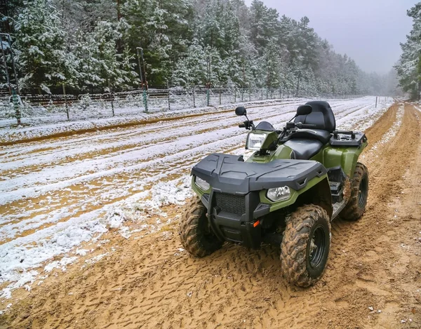 Зимний фон ATV — стоковое фото