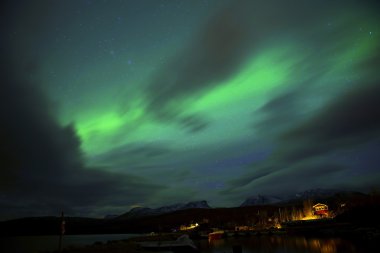 Kuzey ışıkları ile macera soğuk, Abisko, İsveç.