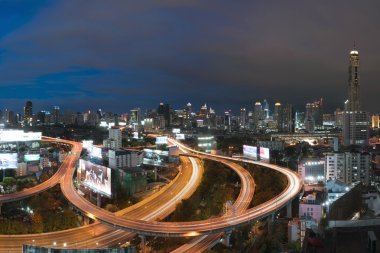 Bangkok, Tayland - 22 Mayıs 2016: Bangkok manzarası ile şehir daha önce günbatımı Bangkok, Tayland
