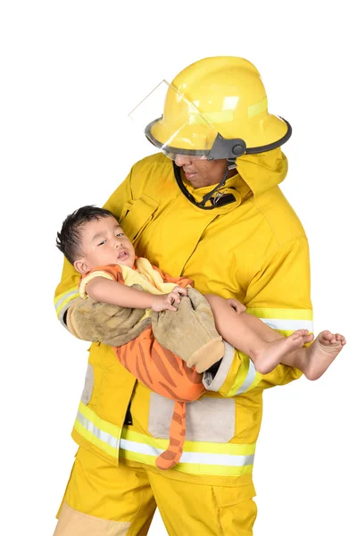 Пожежники допомагають людям і тваринам з вогню . — стокове фото