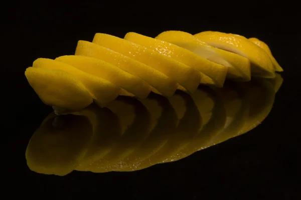 kesilmiş limon daireler