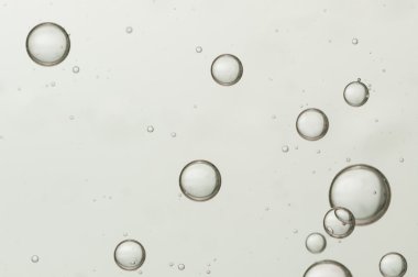 Kırmızı hava kabarcıkları