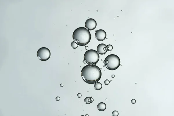 Leichte Graue Wasserblasen Fäuste Fallen Kohlensäurehaltig — Stockfoto
