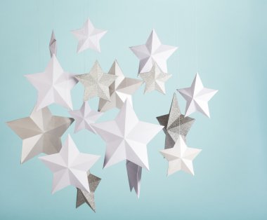 El yapımı kağıt yıldız dekorasyon