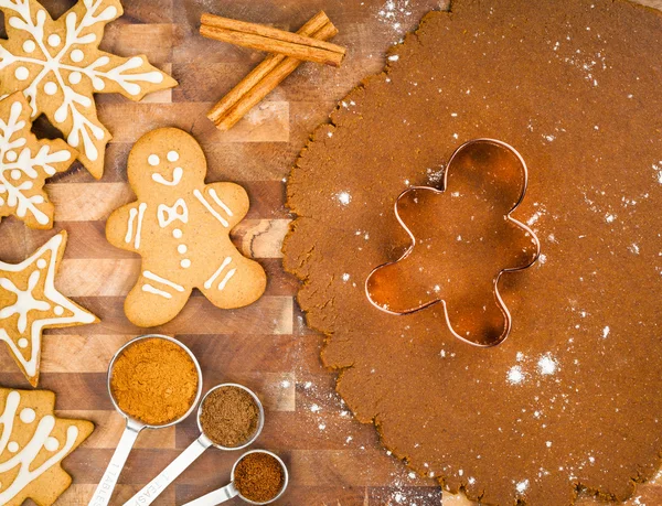 Biscoitos tradicionais de gengibre de Natal — Fotografia de Stock