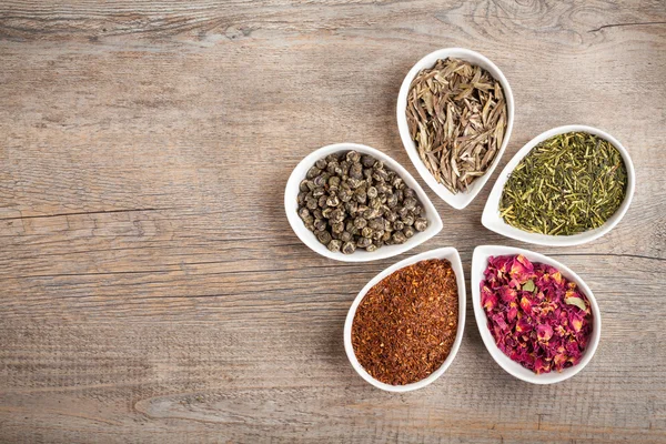 A colorful assortment of loose teas in petal — Stock Photo, Image