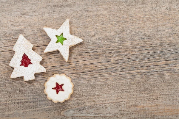 Вид сверху на 3 linzer рождественские печенья — стоковое фото