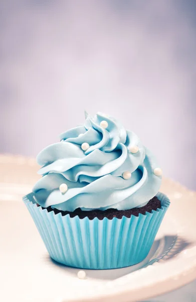 Blauwe verjaardag cupcake — Stockfoto