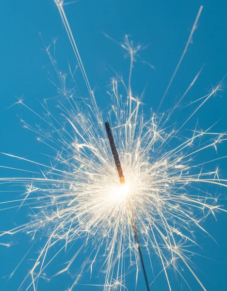 Tutup dari sebuah sparkler yang terbakar — Stok Foto