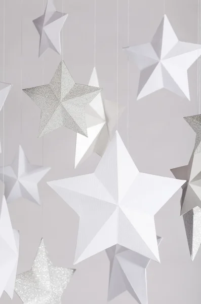 Estrelas de papel branco, prateado e pérola — Fotografia de Stock