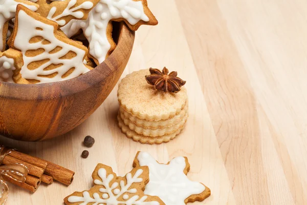 Assortimento di biscotti di Natale fatti in casa tradizionali Foto Stock Royalty Free