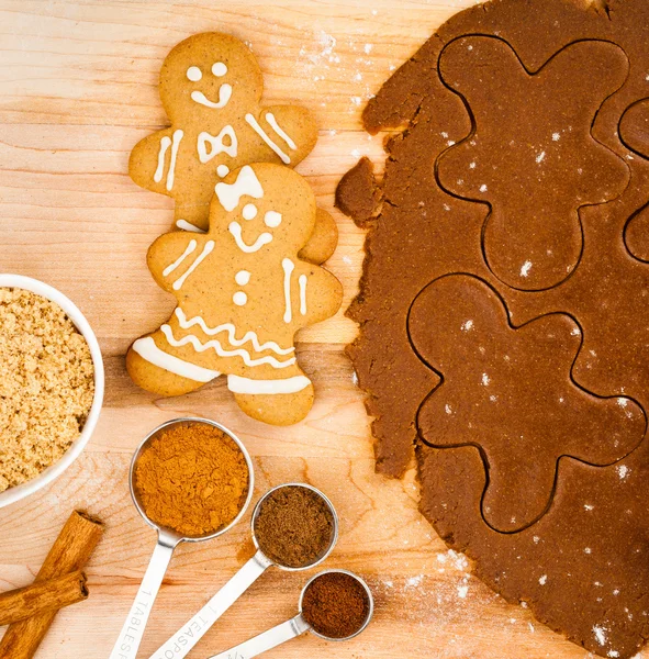 Biscotti tradizionali di pan di zenzero di Natale Foto Stock Royalty Free