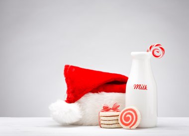 Noel Baba için süt ve kurabiye.