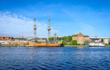 Nehir tees Stockton-on-tees, North Yorkshire, İngiltere'de, eski teknede.