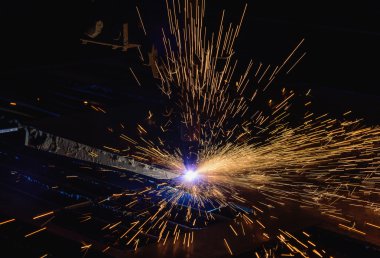 İnşaat sektöründe metal plaka sanayi Cnc plazma kesim.