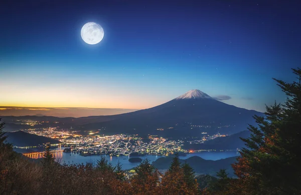 Fuji Sobre Lago Kawaguchiko Con Follaje Otoñal Luna Llena Amanecer — Foto de Stock