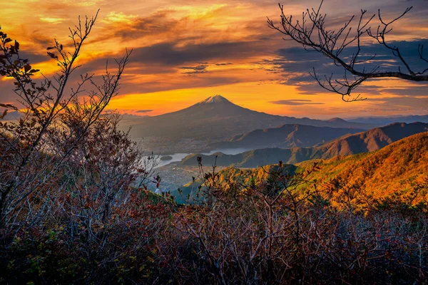 Fuji Über Dem See Kawaguchiko Mit Herbstlaub Bei Sonnenaufgang Fujikawaguchiko — Stockfoto
