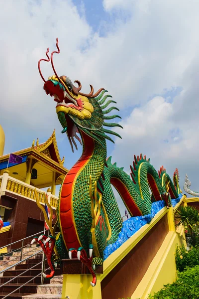 Naga serpent in tempel van Thailand — Stockfoto