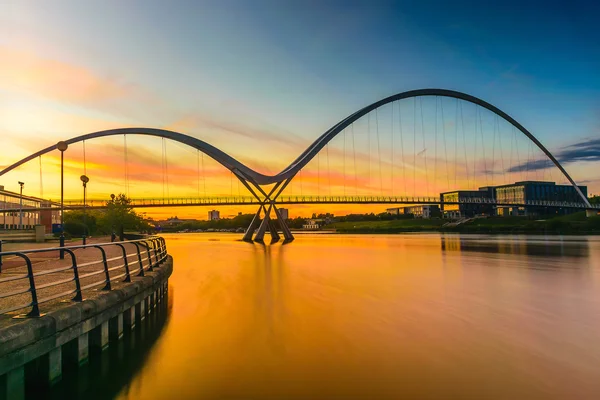Infinity Köprüsü'nde Günbatımı içinde Stockton-on-Tees, İngiltere