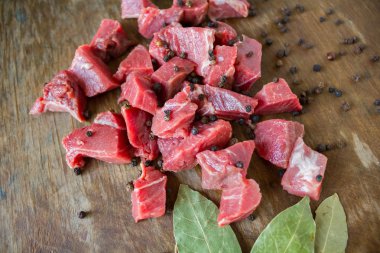 Lezzetli çiğ sulu et