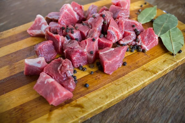 Lezzetli çiğ sulu et