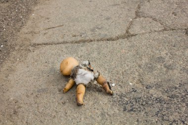 Eski kewpie bebek yandı