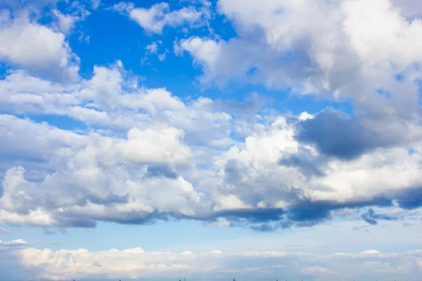 Blue sky with white clouds — Stock Photo, Image