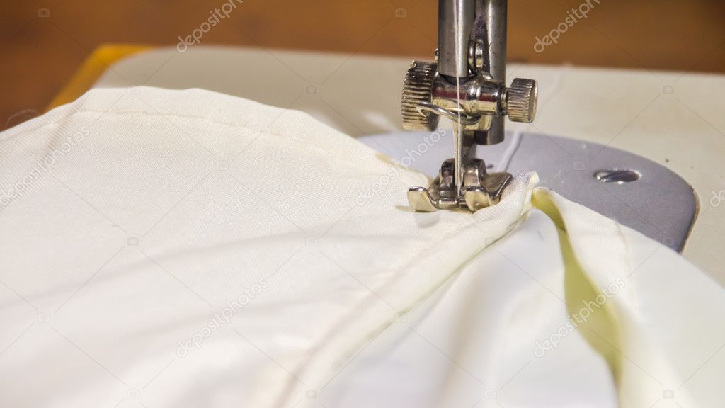 The sewing machine and item of clothing