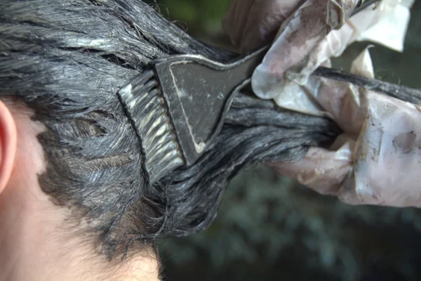 Haar kleuren in een schoonheidssalon Stockafbeelding