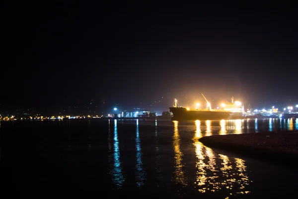 Gece gemi denizde — Stok fotoğraf