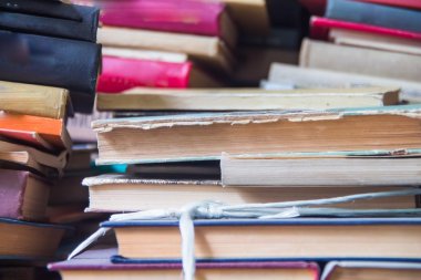 çeşitli kitaplar görünümü kapatın