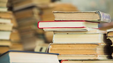 çeşitli kitaplar görünümü kapatın