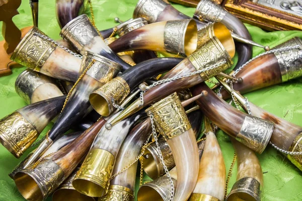 Gürcü etnik boynuzları