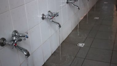 Su boru sıçramasına
