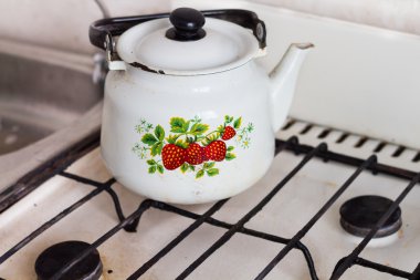 Eski çaydanlık ocakta standları