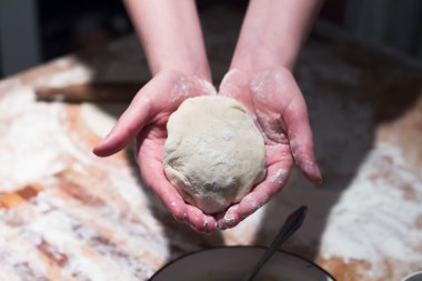 El hamur evde tutmak