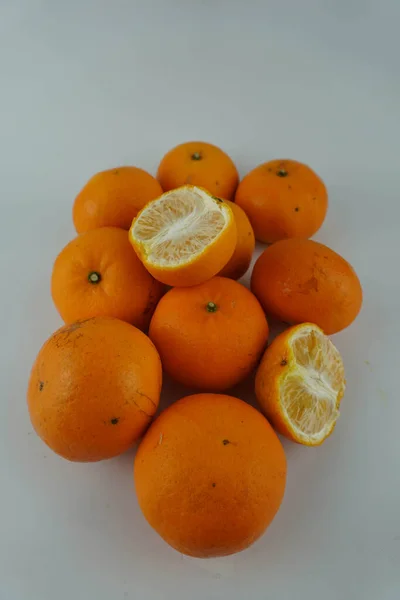 Apelsinfruktisolat Orange Citrus Vit Bakgrund Hela Apelsinfruktssetet Full Skärpedjup Med — Stockfoto