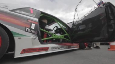 Dolly ile filme park - araba yarışı